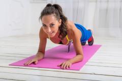 わずか90秒！身体を温める、冷え解消ポーズ