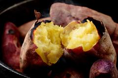 「焼き芋」をさらにおいしく！ コンビニで買える食材でできる「焼き芋と水きりヨーグルト