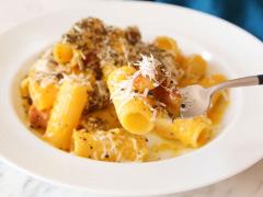 【意外と知らない？】日本とイタリアの「カルボナーラ」は別物だった！ 超濃厚な本場カル