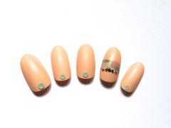 アプリコットベース×迷彩柄の甘辛デザイン【365日ネイル】 |