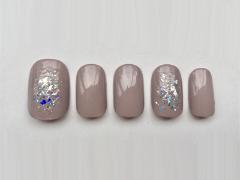 定番色に飽きたときは、ホログラムで気分を変えて【365日ネイル】 |