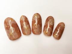 ブラウンベースの秋らしい花柄ネイル【365日ネイル】 |