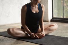 美脚づくりに欠かせない！「股関節」をしなやかにするストレッチ