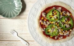 ごはんとは思えない新しい食感！ カリカリもちもち「ごはんピザ」【今日の時短ごはん Vo