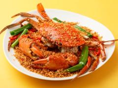 「幻のカニ」をガーリックエキスで食べる本場の味がたまらない！ 香港の老舗「海鮮料理店