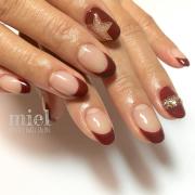 すぐ落とすのはもったいない♡クリスマス後でも違和感ナシなネイル