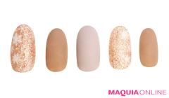 ぬくもり感じる、大人フェミニンな「雪の結晶」ネイル | lMAQUIA