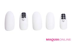 技ありモノトーンの「千鳥格子」ネイルで、モードな女 | lMAQUIA