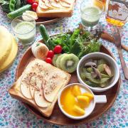 やみつき女子急増中！「りんごを乗せるだけトースト」が絶品すぎる♡