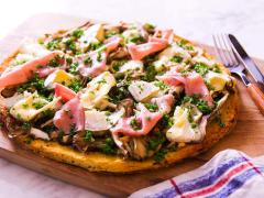 小麦粉代わりに「カリフラワー」!? 低糖質がうれしい「グルテンフリーピザ」の作り方【管