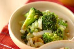 茹でて和えるだけ！ 簡単＆ヘルシーな「ゆで白菜のナムル」