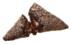 マクドナルド、人気の三角チョコパイからプレミアムが登場　ヘーゼルナッツの風味豊かな