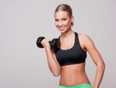 通勤時に小指・薬指を使うだけ！簡単二の腕たるみ痩せエクサ