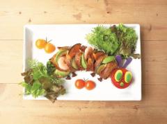 「はらぺこあおむしカフェ」コラボメニュー発表 カラフル可愛い絵本の世界を表現