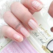 セルフでも失敗知らず♡冬の「ニットネイル」は100均シールで作れる！