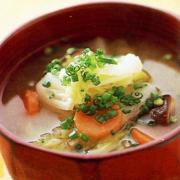 暴飲暴食した人へ♡手間いらずで野菜たっぷりな「食べる味噌汁」レシピ10