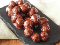 お餅で作れる「揚げないドーナツ」が簡単モッチモチ！余った切り餅が生まれ変わる「餅ス