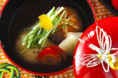 お正月に欠かせない ハレの日にぴったりな「おすましのお雑煮」