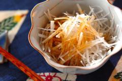 野菜が高い…！ 節約が叶うお助けレシピ すだち香る「大根だけサラダ」