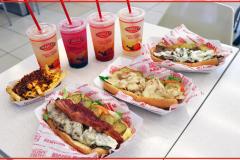 アメリカ最大のフィリーチーズステーキ店でボリューム満点のステーキサンドを食す！