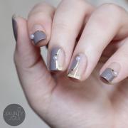 短い爪もほっそりお洒落に見える♡縦ラインを強調したデザイン3選