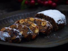 落ち込んだ時に食べてほしい。詩が添えられた、感情に寄り添うお菓子