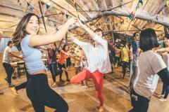 平日の朝をハッピーに「早朝フェス」がパワーアップ、DJやヨガで最高の目覚めを体験