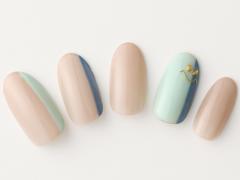 仕事モードのネイルなら…大人の余裕を感じる“ベージュ×寒色”のコントラストを【365日ネ