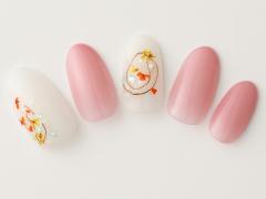 【365日ネイル】新緑映えのピンクネイルは“ワイヤーアート”で今どき顔に |