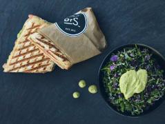 栄養学専門家の考えるヘルシーフードが話題の『ドクター・スムード』が店舗増加中