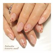 上品で可愛い♡ハイセンスな大人のフラワーネイル