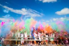 カラフルに染まって走るランイベント「Color Me Rad」2018年は全国4都市で開催
