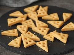 サクサク濃厚！ チーズをたっぷり入れて焼き上げる「おつまみチーズクッキー」の作り方