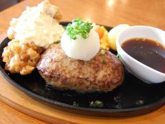行列がとまらない！ 肉汁ジュワ〜な「ハンバーグ」がおいしすぎる、大繁盛店『タカサキハ