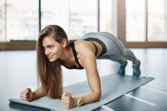 首が痛くならない「体幹トレーニング」でペタンコお腹に！