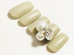 指先に上品な輝きを！パールネイル【20選】│大ぶりパール・控えめパールを使ったパールネ