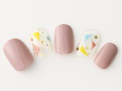 【365日ネイル】ベージュネイルで休日気分を満喫！ 軽やかなカラフルペイントがベージュを