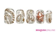 華奢なワイヤーで魅せる「ペイズリー」ネイルは、アクセ感覚で楽しんで！ | lMAQUIA