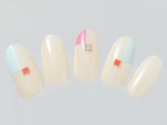 ホワイトネイル26選｜ゴールド×ホワイト、フレンチアレンジ、グラデーションなどホワイト