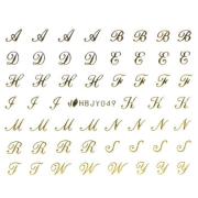 特別感を忍ばせて♡シールで簡単！大人の上品イニシャルネイル8選