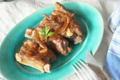 彼の胃袋を掴む！ビールやワインに合う簡単スペアリブレシピ