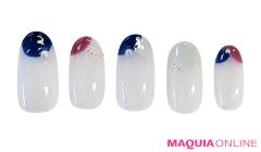 大人っぽいのにかわいらしさもチラリ、スモーキーに遊ぶ「トリコロール」ネイル | マキア