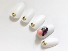 ゴージャスにも上品にも！ネイル白【24選】│グラデ・ピンク・白黒モノトーンなど人気カラ