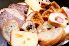 本格ベーカリーのパン12種類が食べ放題678円！渋谷駅近カフェ「ドゥ マゴ」のランチビュッ