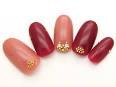 赤ネイルデザイン38選｜セルフネイルにおすすめシンプル・フレンチ！ 赤×ゴールド・ピンク