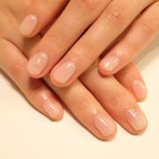 可愛いって言われる♡綺麗な手元を演出する“乳白カラー”の魅力11選