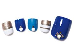 夏のペディキュア｜セルフで簡単！赤やブルーの単色、夏っぽいフットネイル・ベディキュ