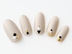 【365日ネイル】連休最終日のネイルは…クールなアートで気持ちをオンモードへシフト！