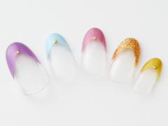 【365日ネイル】気分が盛り上がるネイルで連休をスタート♪　大人っぽいカラフル逆Vフレン