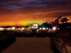 映画みたいにロマンティック！大磯ロングビーチ駐車場が一夜限りの野外シアターに